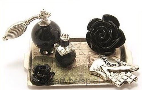 Bild: cb-tablett-schwarz-schwarze-resin-rosen-schokolade